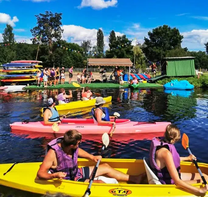 Canoes, activités aquatiques en Dordogne