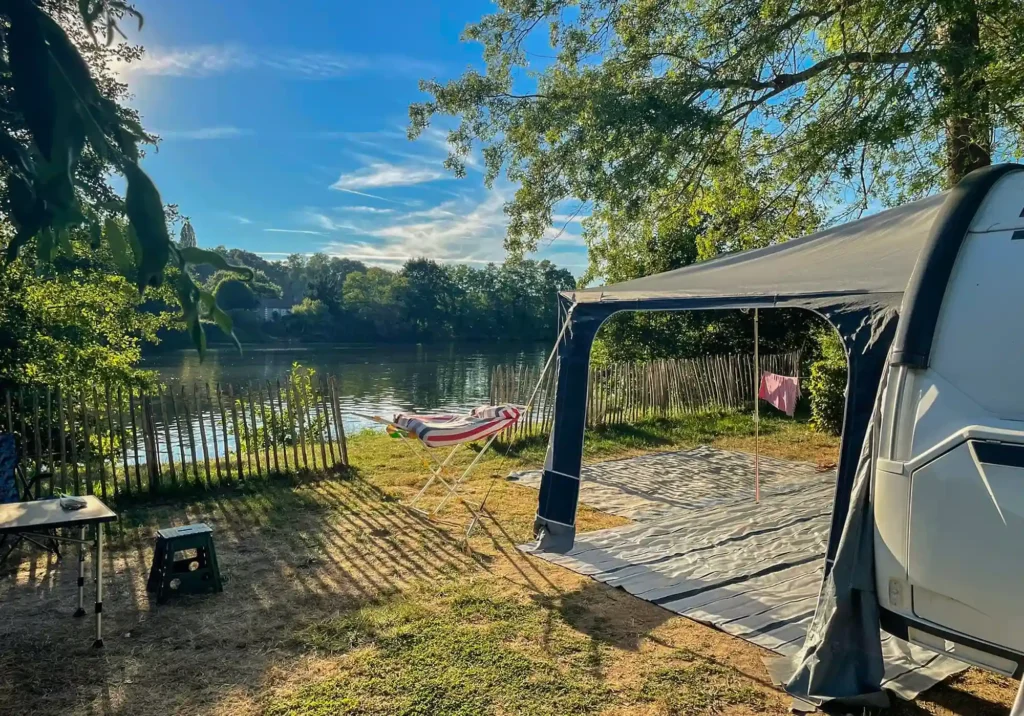 Emplacement bord de rivière