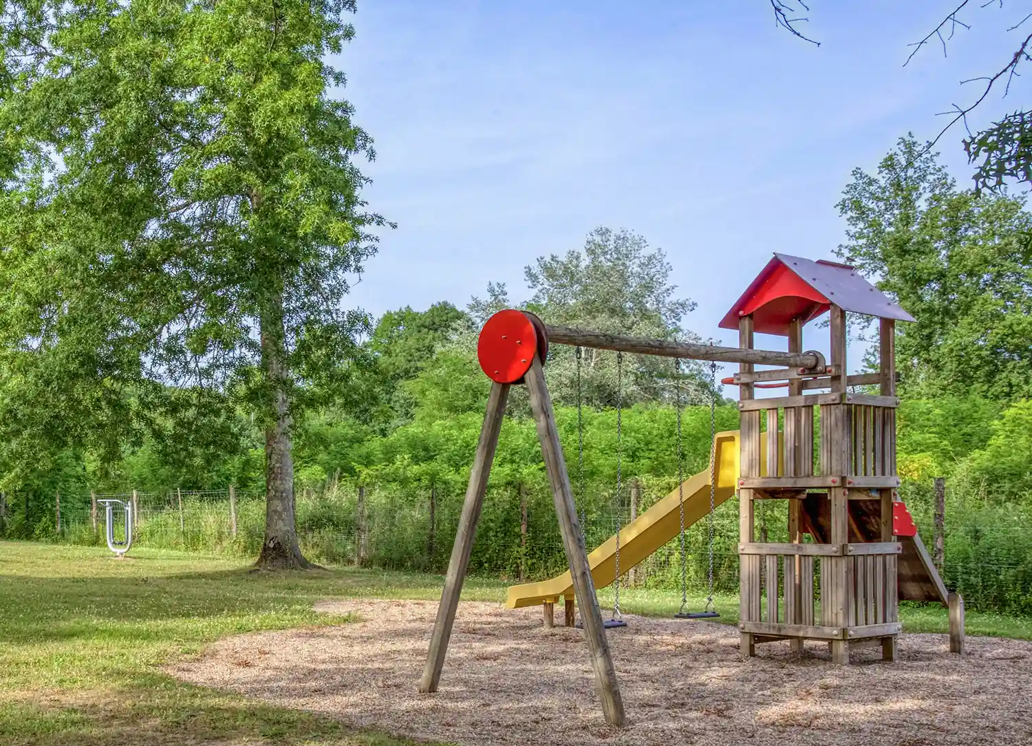 aire de Jeux avec toboggan