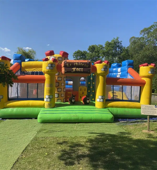gonflable enfants camping avec activités en Dordogne